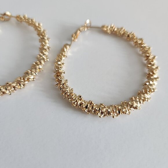 Bundle and Save- Chunky Gold Hoop Earrings. New - Picture 2 of 5